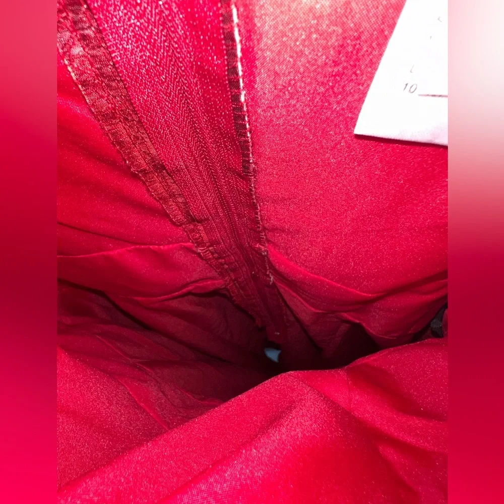Beautifully Modest Red Sleeveless Formal Long Dress size 6 - Picture 13 of 15